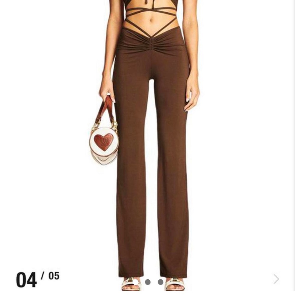 I am Gia halo pants in brown.